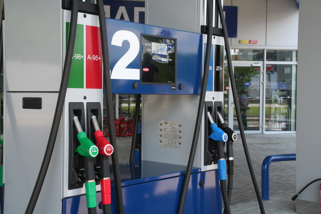 Таким чином, з 13 січня акциз на бензин зріс на 16 євро / т, а акциз на дизельне пальне - на 6 євро