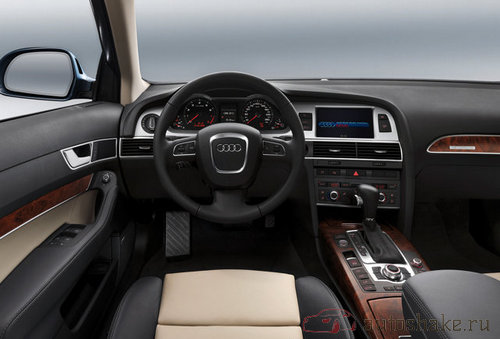 Дизайн Audi А6 є певним компромісом між демократичністю моделі А4 і показністю А8